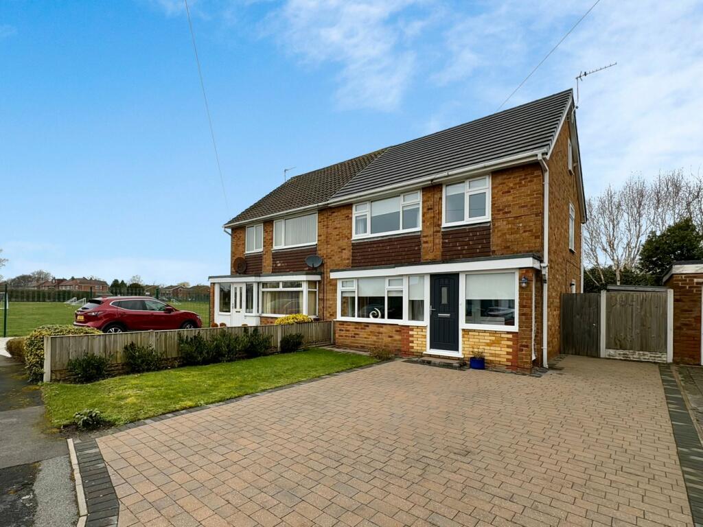 4 bedroom semidetached house for sale in Burlington Avenue, Formby
