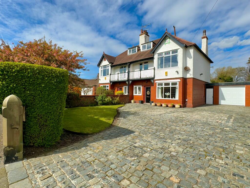 5 bedroom semidetached house for sale in Barton Heys Road, Formby