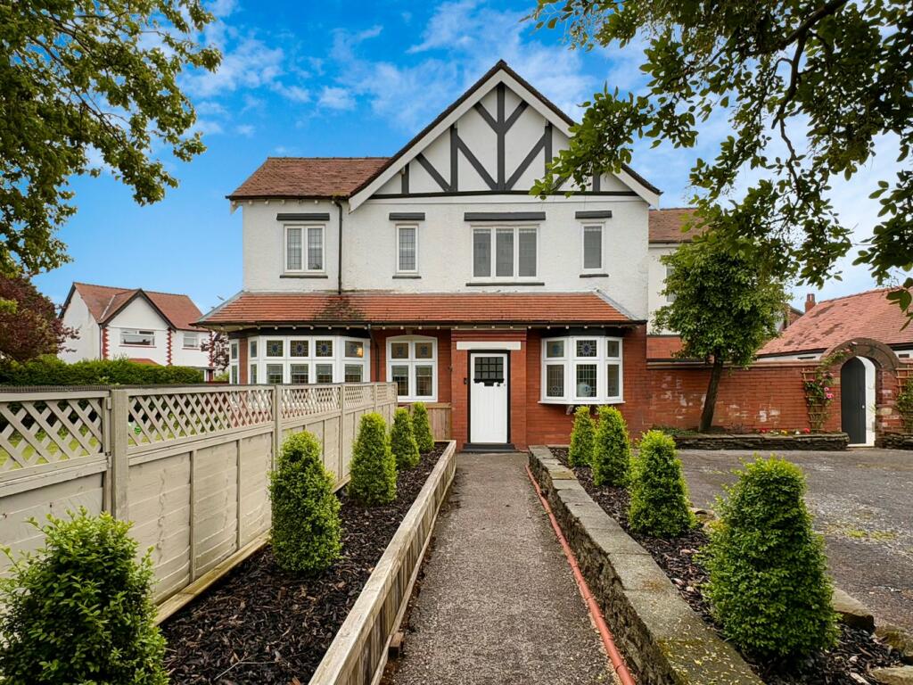 4 bedroom detached house for sale in Scarisbrick New Road, Southport, PR8