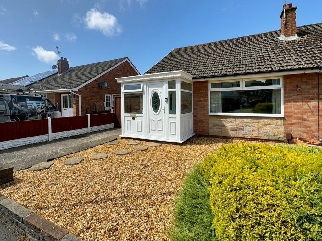 2 bedroom semidetached bungalow for sale in Whalley Drive, Formby