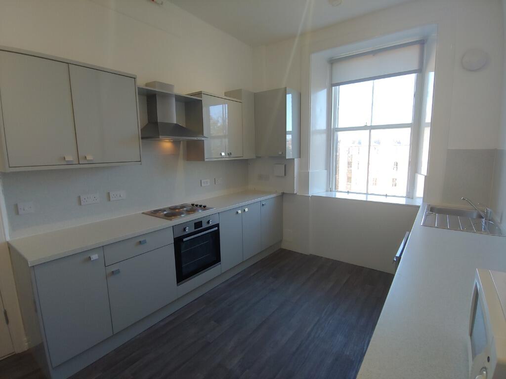 5 bedroom flat for rent in Warrender Park Road, Marchmont, Edinburgh, EH9