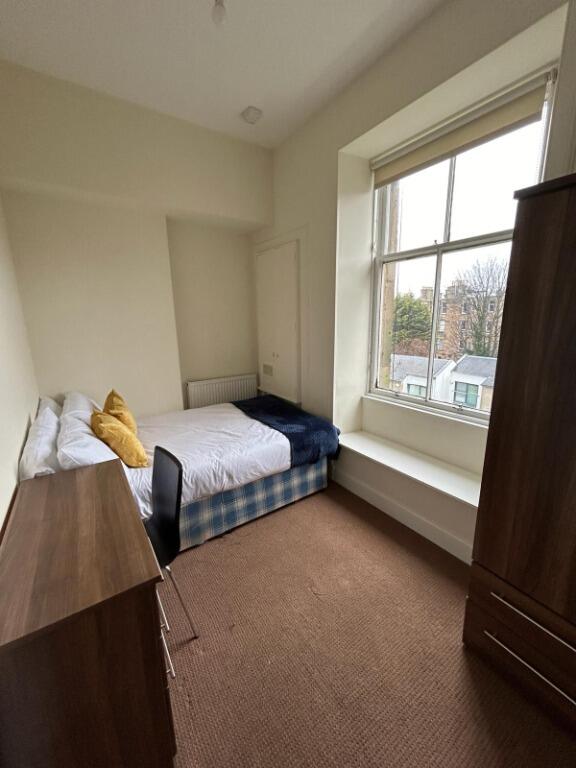 3 bedroom flat for rent in Maxwell Street, Morningside, Edinburgh, EH10