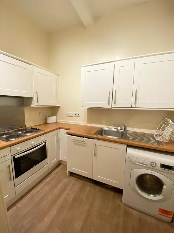 5 bedroom flat for rent in Findhorn Place, Newington, Edinburgh, EH9