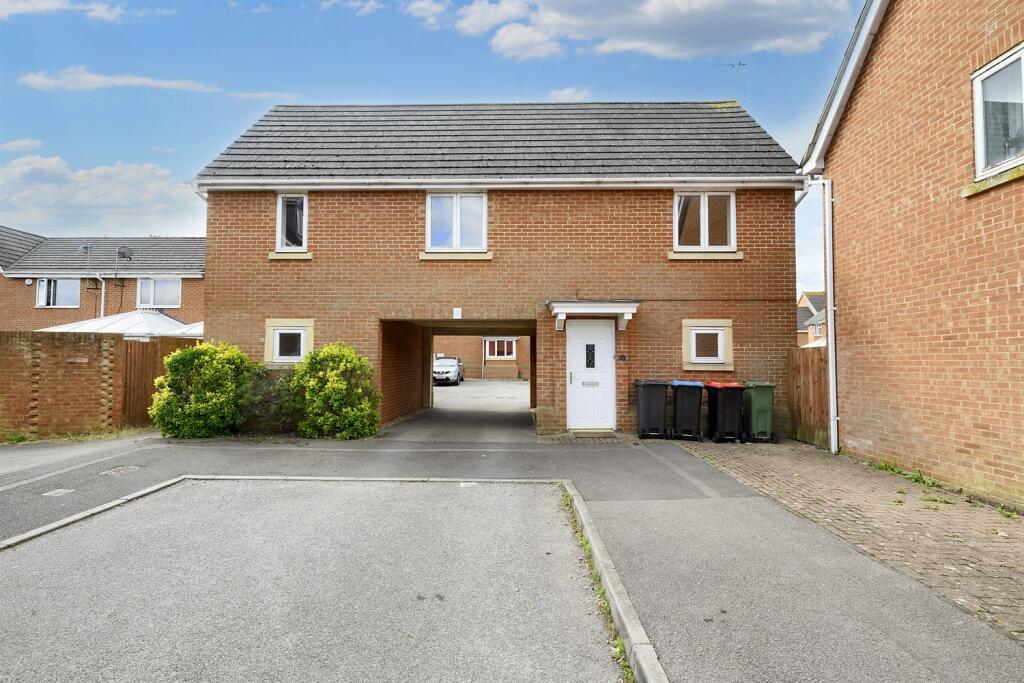 Main image of property: 1 bedroom property in Oriel Close, Wolverton