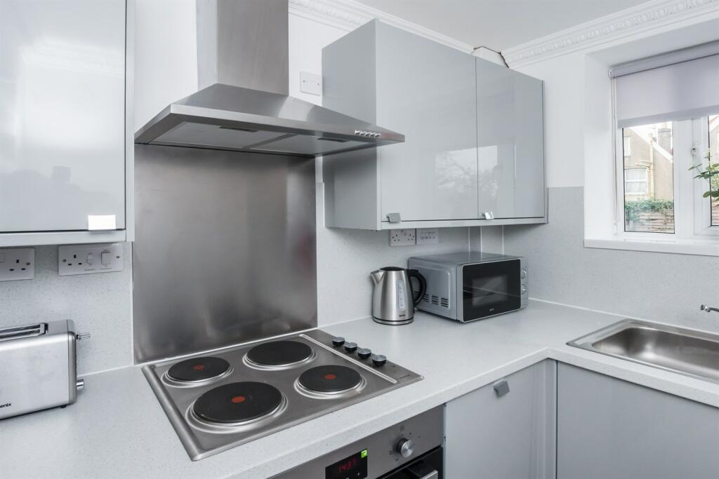 Additional property image - 3 bedroom Terraced House in Staple Hill Road, Fishponds