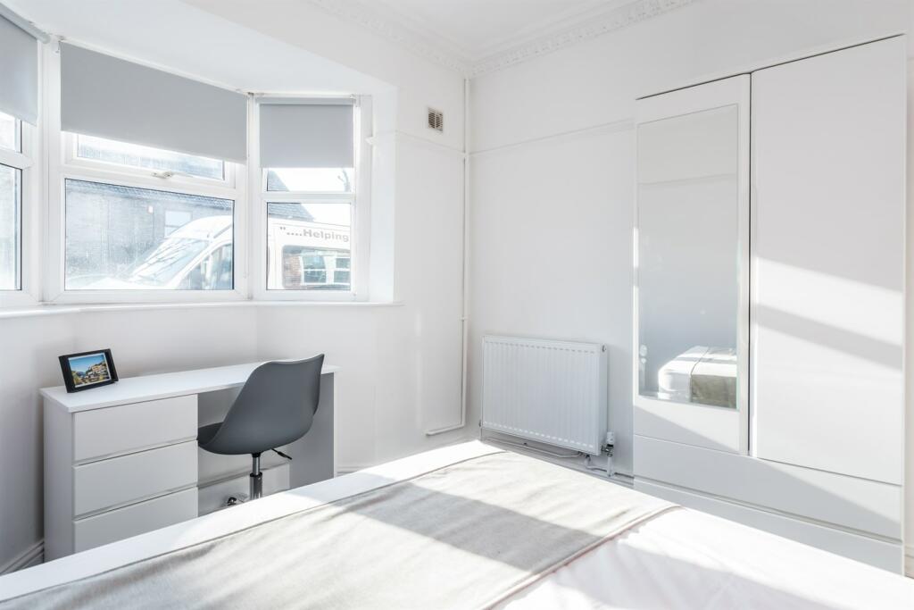 Additional property image - 3 bedroom Terraced House in Staple Hill Road, Fishponds