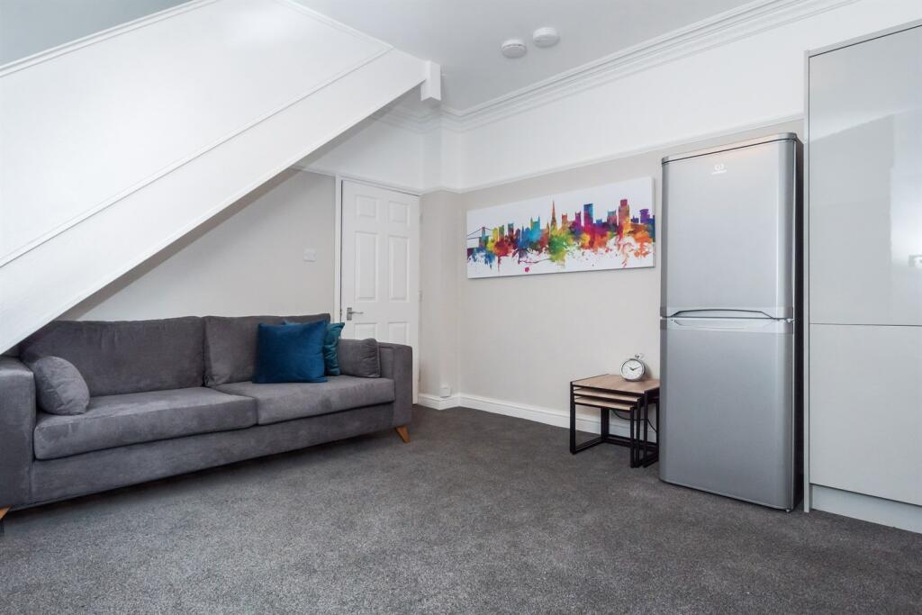 Additional property image - 3 bedroom Terraced House in Staple Hill Road, Fishponds