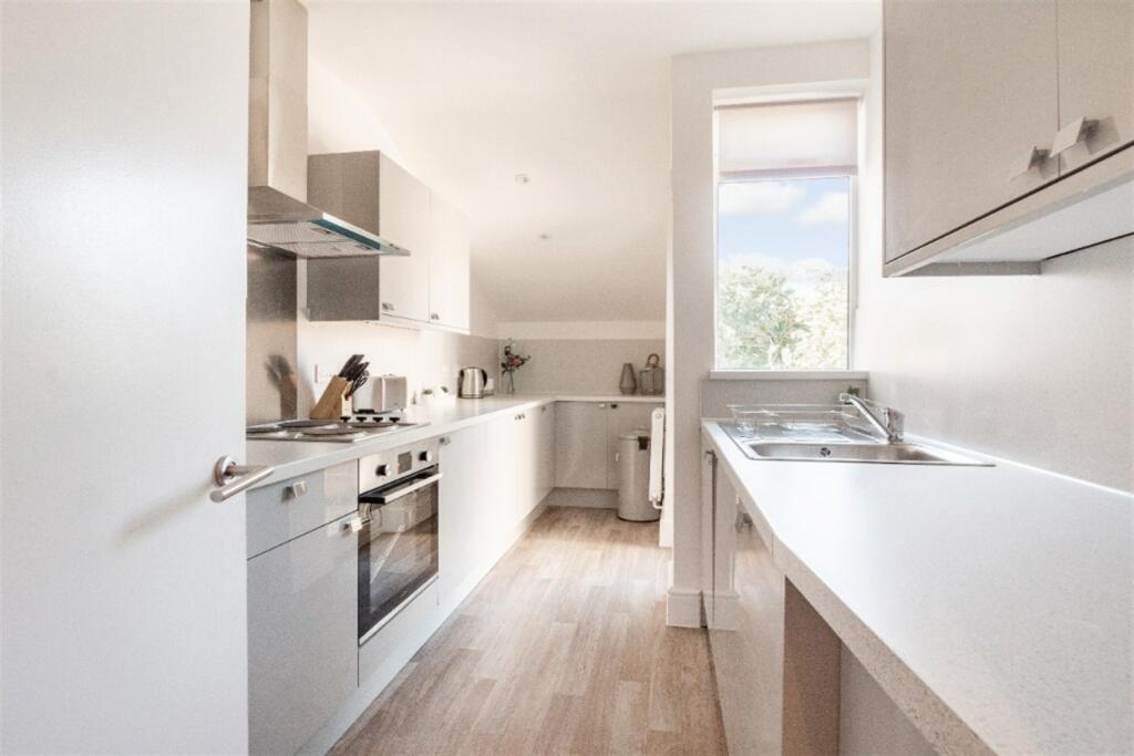 Additional property image - 4 bedroom Semi Detached House in Jean Road, Bristol