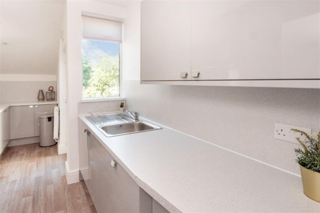 Additional property image - 4 bedroom Semi Detached House in Jean Road, Bristol