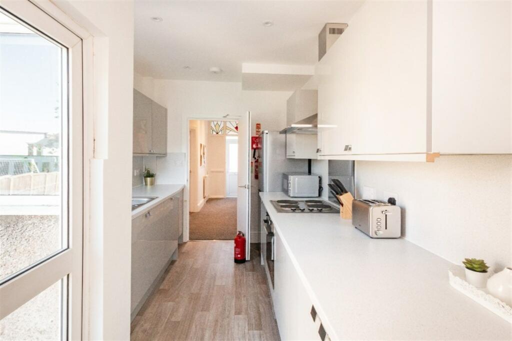 Additional property image - 4 bedroom Semi Detached House in Jean Road, Bristol