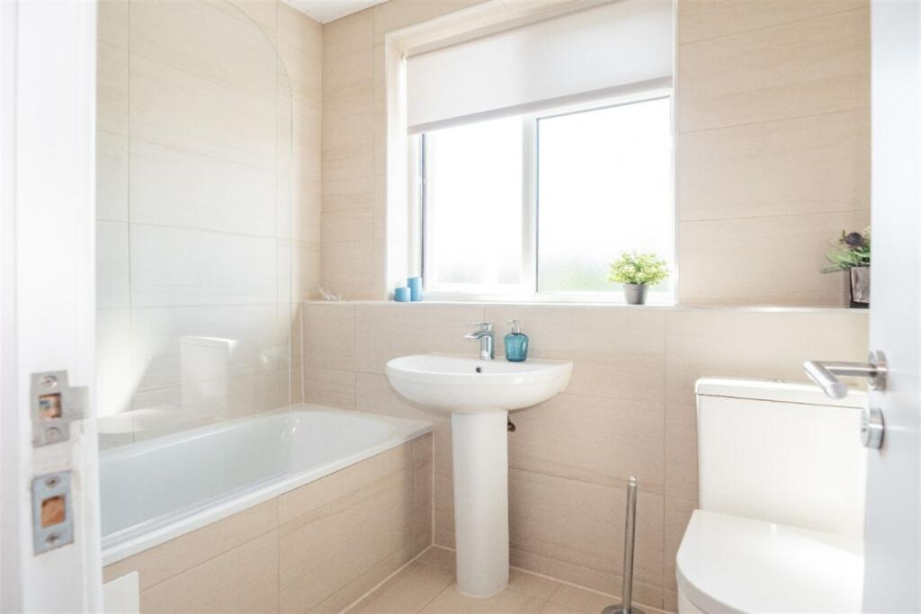 Additional property image - 4 bedroom Semi Detached House in Jean Road, Bristol