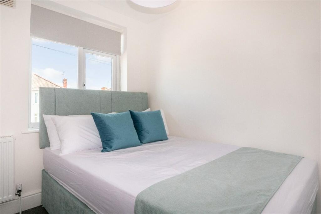 Additional property image - 4 bedroom Semi Detached House in Jean Road, Bristol