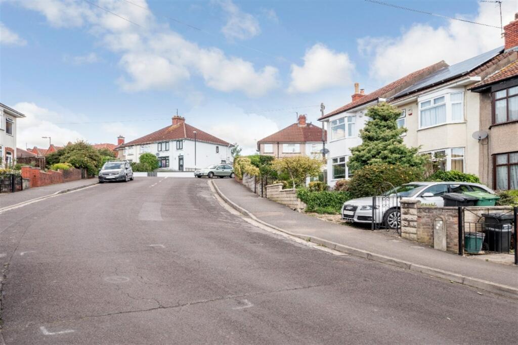 Additional property image - 4 bedroom Semi Detached House in Jean Road, Bristol