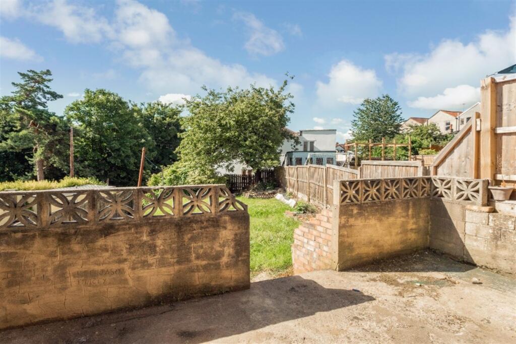 Additional property image - 4 bedroom Semi Detached House in Jean Road, Bristol