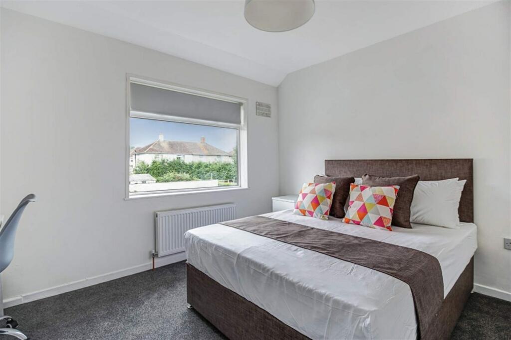 Additional property image - 4 bedroom End of Terrace House in Greystoke Avenue, Bristol