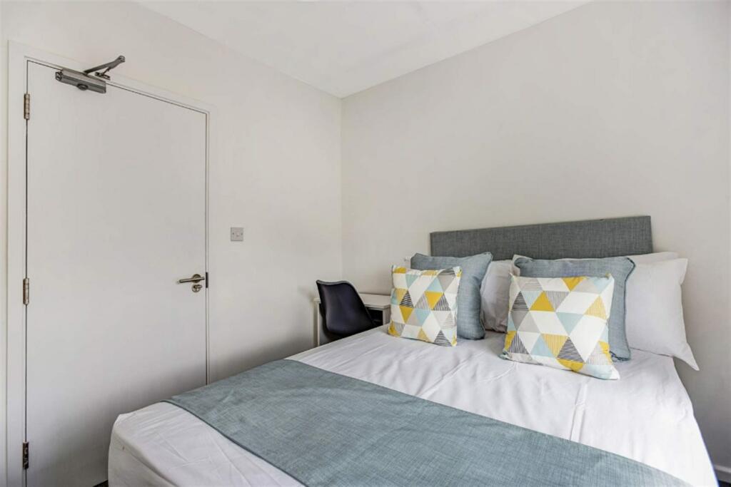 Additional property image - 4 bedroom End of Terrace House in Greystoke Avenue, Bristol