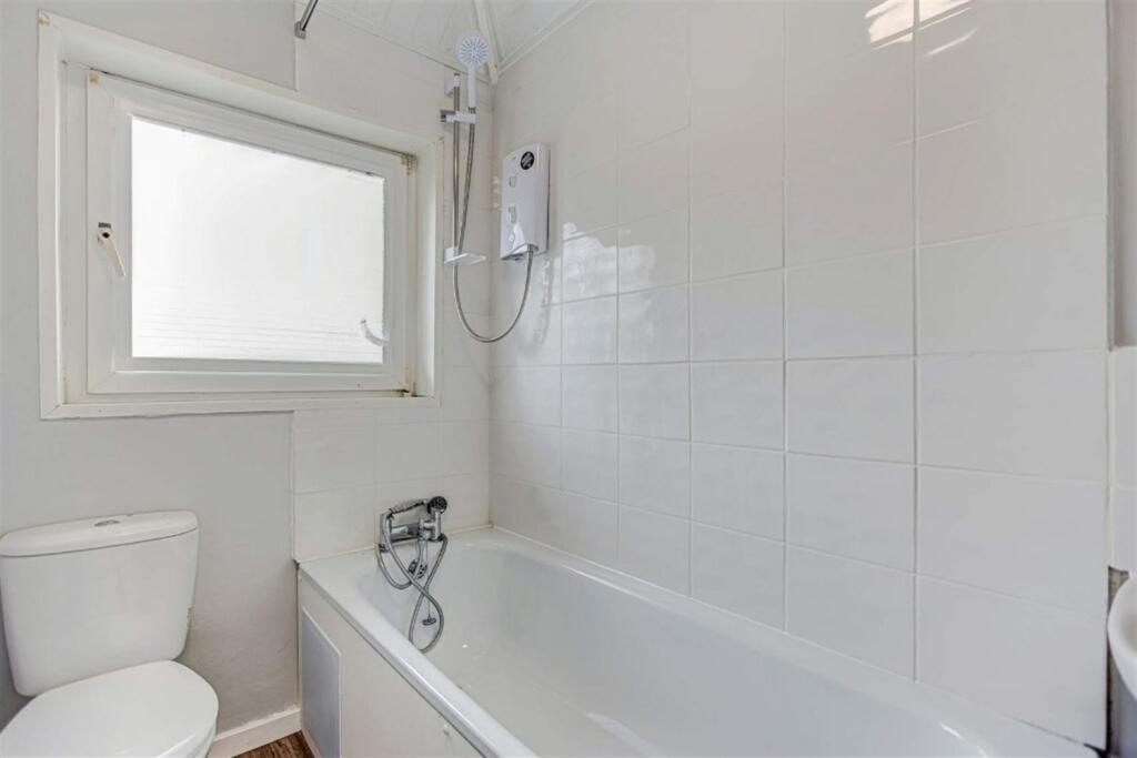 Additional property image - 4 bedroom End of Terrace House in Greystoke Avenue, Bristol