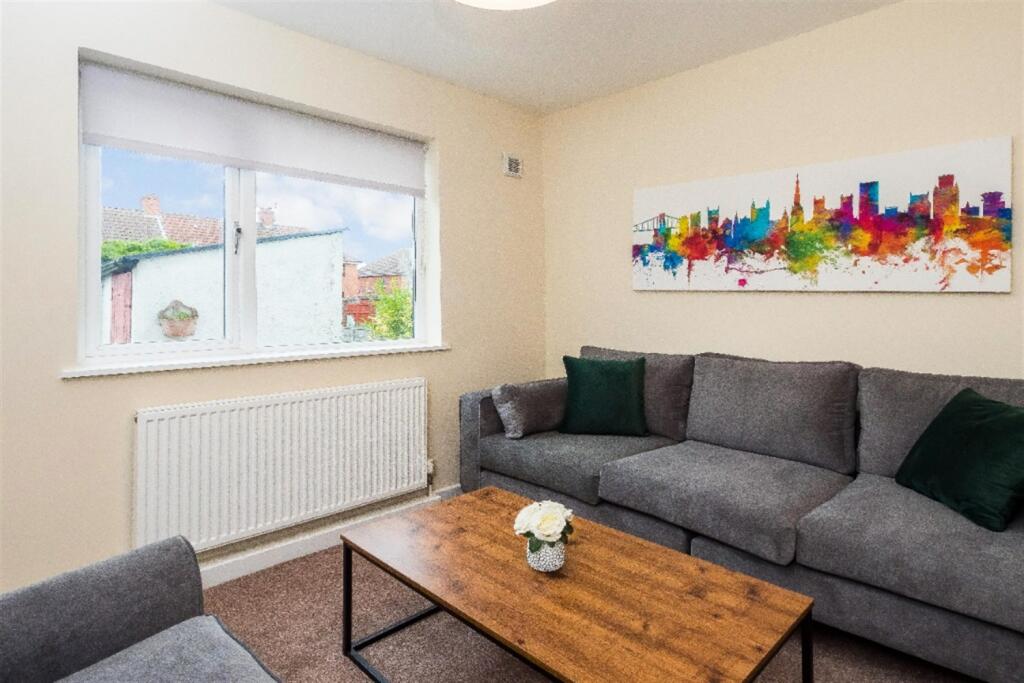 Additional property image - 4 bedroom Semi Detached House in Greystoke Avenue, Bristol