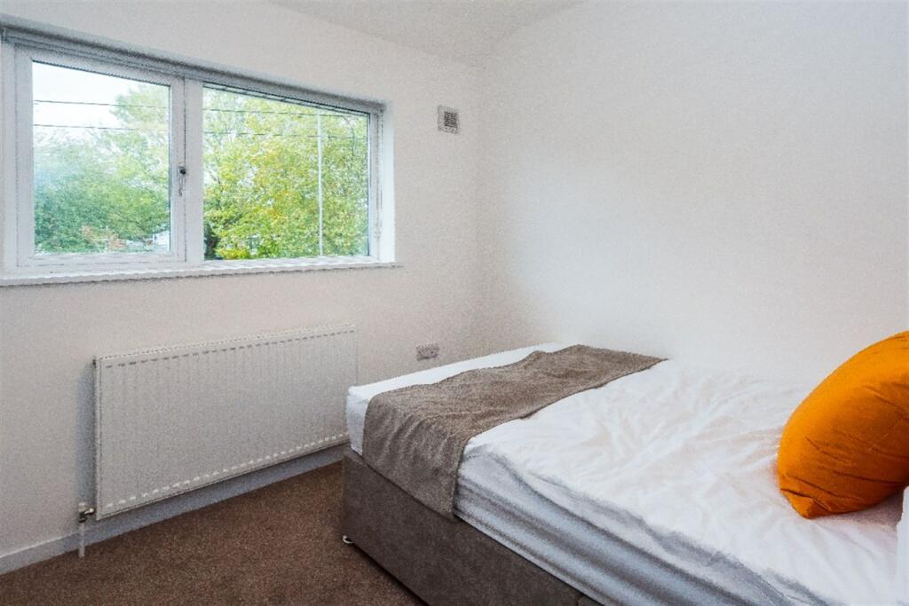 Additional property image - 4 bedroom Semi Detached House in Greystoke Avenue, Bristol