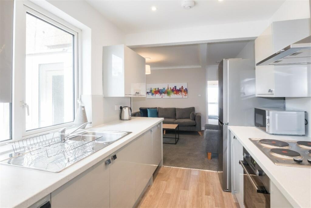 Additional property image - 4 bedroom Terraced House in Balmain Street, Bristol