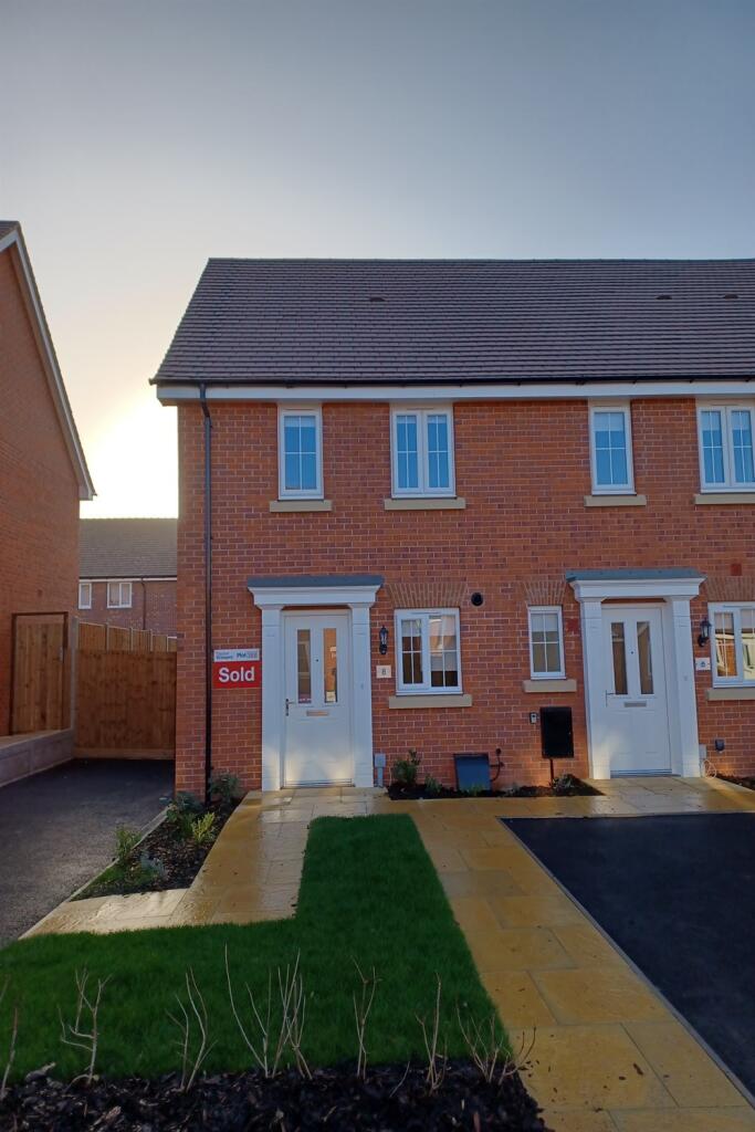 Main image of property: 2 bedroom End of Terrace House in Sloe Court, Bishopton, Stratford-upon-Avon