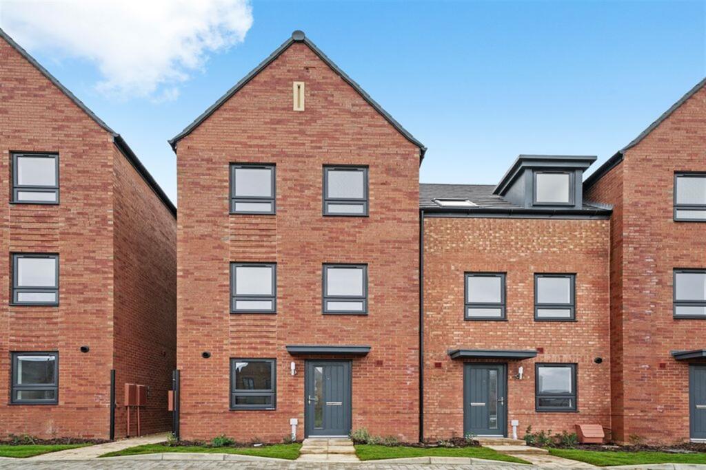 Main image of property: 3 bedroom End of Terrace House in Hornbeam Mews, Dunstable