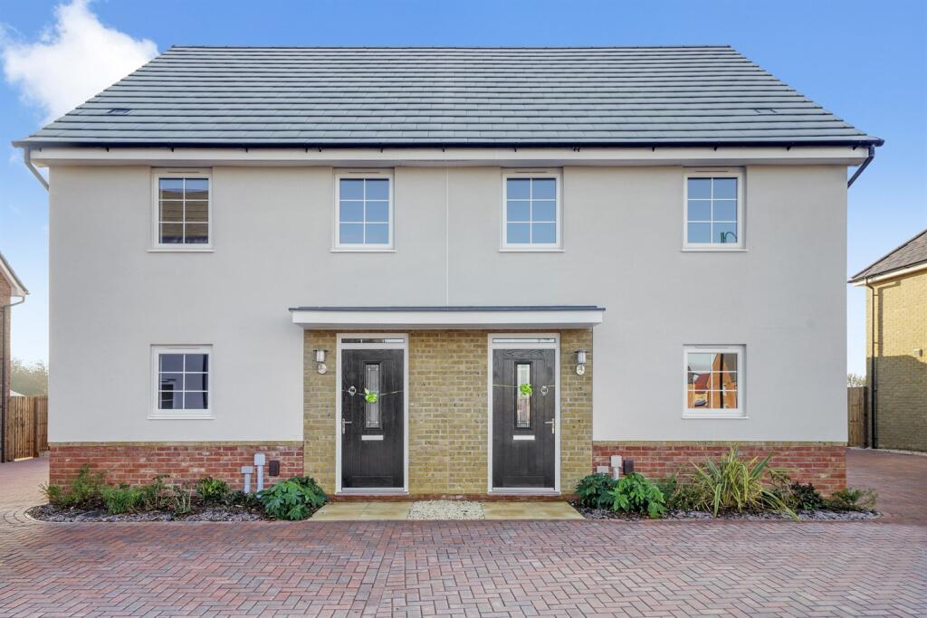 Main image of property: 3 bedroom Semi Detached House in Seagrove Close, Hampton Beach