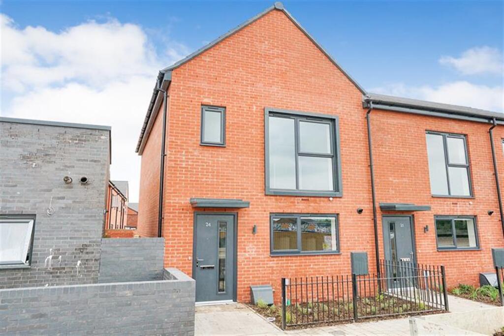 Main image of property: 3 bedroom End of Terrace House in Pingle Wharf Approach, Leicester