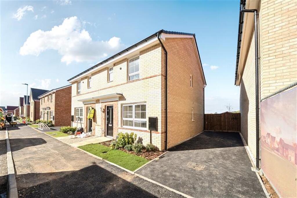 Main image of property: 3 bedroom Semi Detached House in Southwold Drive, Hampton Beach