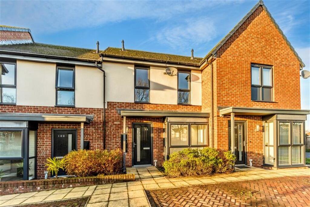Main image of property: 2 bedroom Terraced House in Lower Milehouse Lane, Newcastle-Under-Lyme