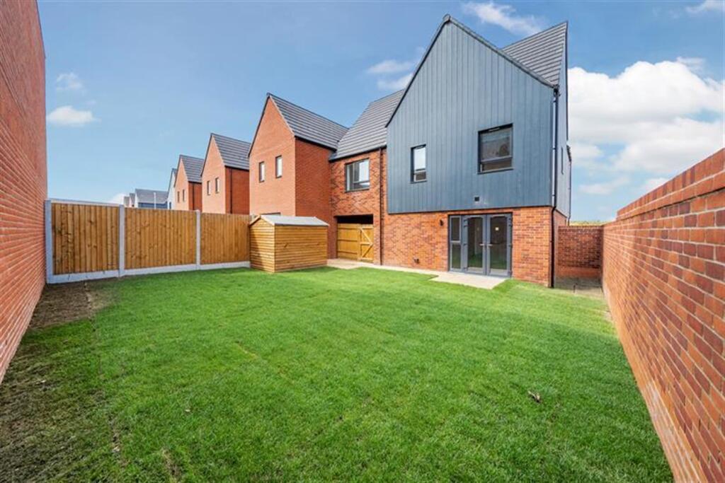 Main image of property: 4 bedroom Terraced House