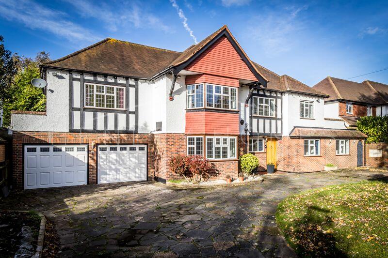 5 bedroom detached house for rent in Downs Side, South Cheam, SM2
