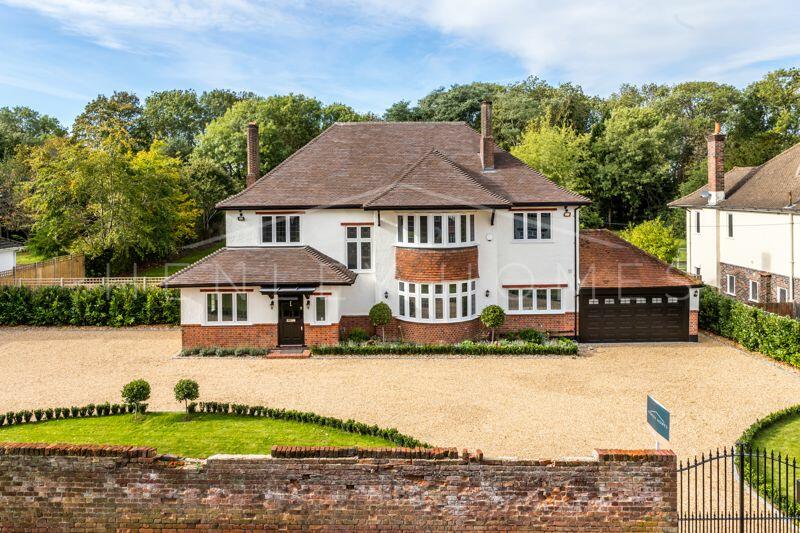 5 bedroom detached house for rent in Wilbury Avenue, South Cheam, SM2