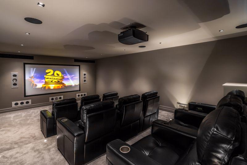 7 bedroom detached house for sale in Golf Side, South Cheam, SM2