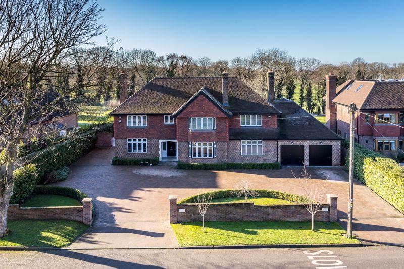 7 bedroom detached house for sale in Golf Side, South Cheam, SM2