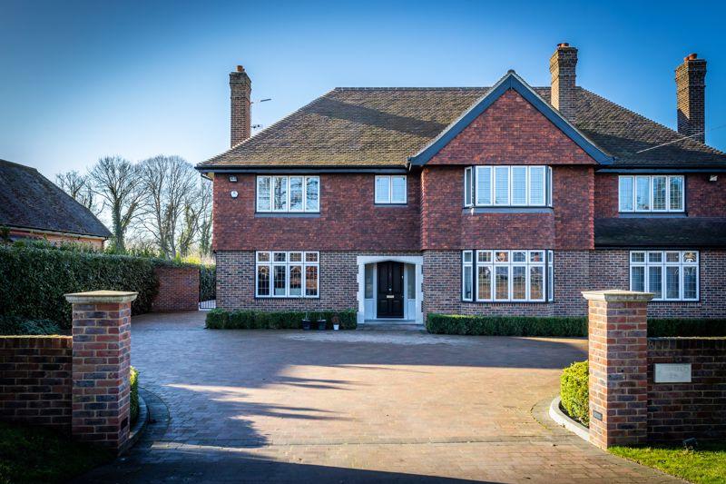 7 bedroom detached house for sale in Golf Side, South Cheam, SM2