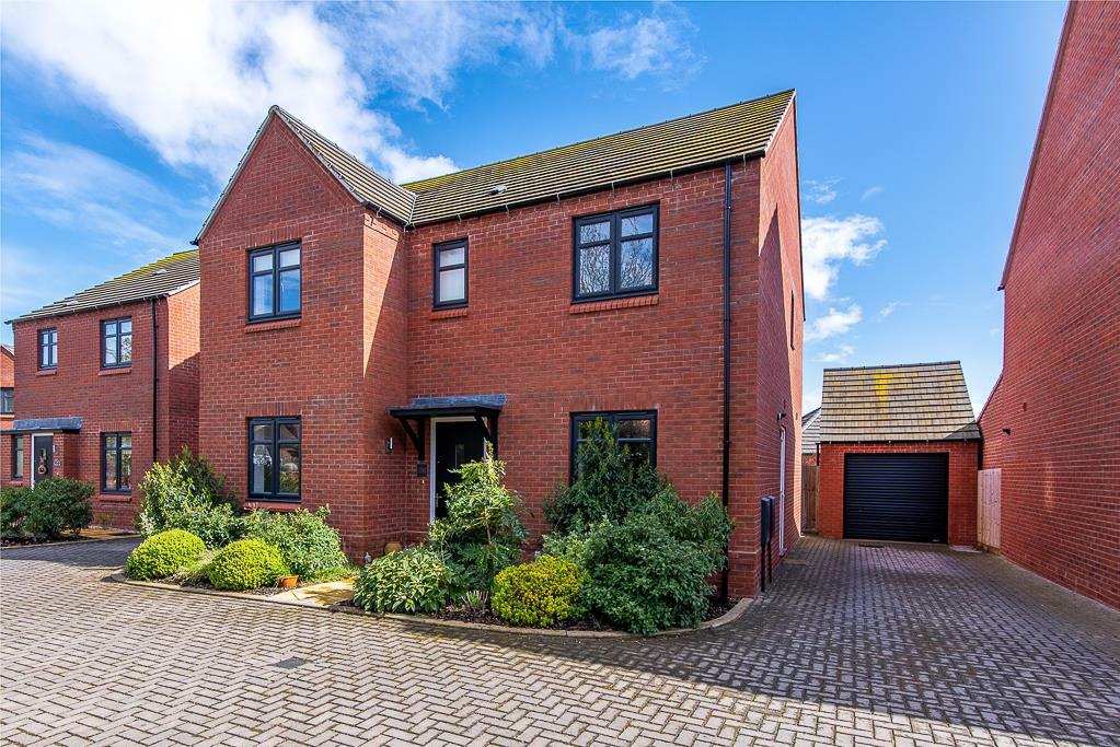 4 bedroom detached house for sale in Mill Field Close, Burton Joyce, Nottingham, NG14