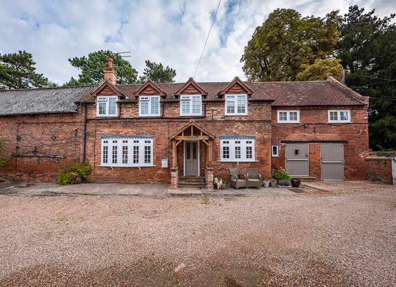 2 bedroom cottage for sale in Hall Farm Granary, Gonalston, Nottingham NG14