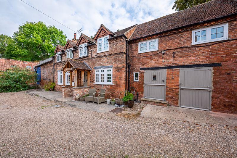 2 bedroom cottage for sale in Hall Farm Granary, Gonalston, Nottingham NG14