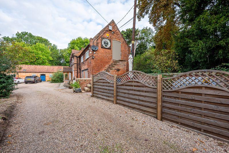 2 bedroom cottage for sale in Hall Farm Granary, Gonalston, Nottingham NG14