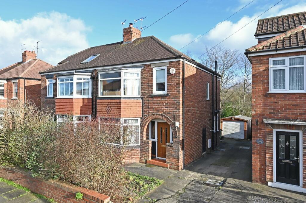 3 bedroom semidetached house for sale in Plantation Drive