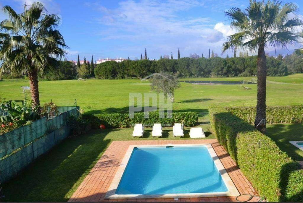 Villa for sale in Vilamoura, Algarve