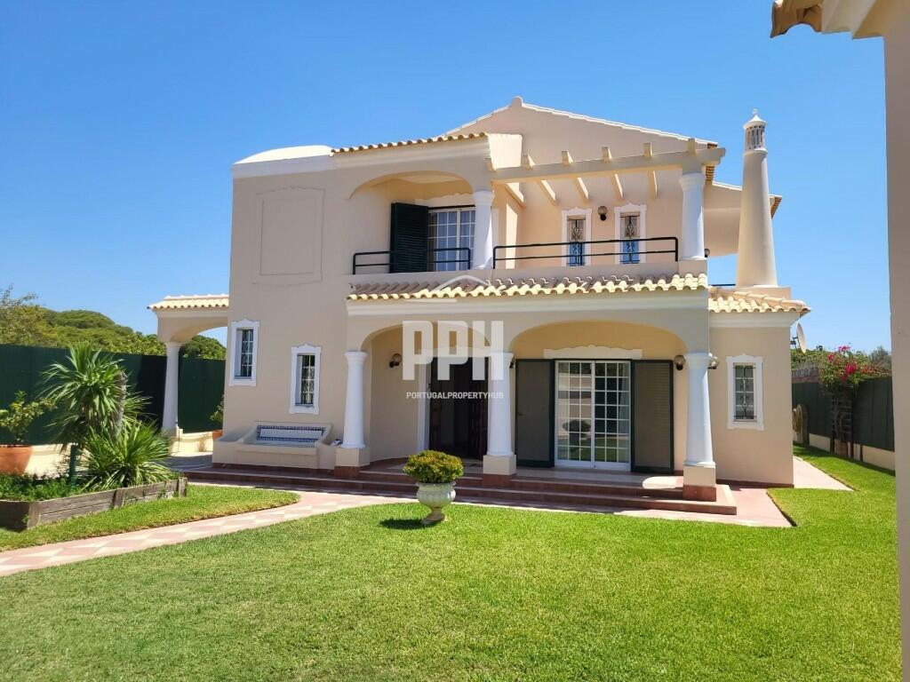 3 bedroom Detached Villa for sale in Vilamoura, Algarve