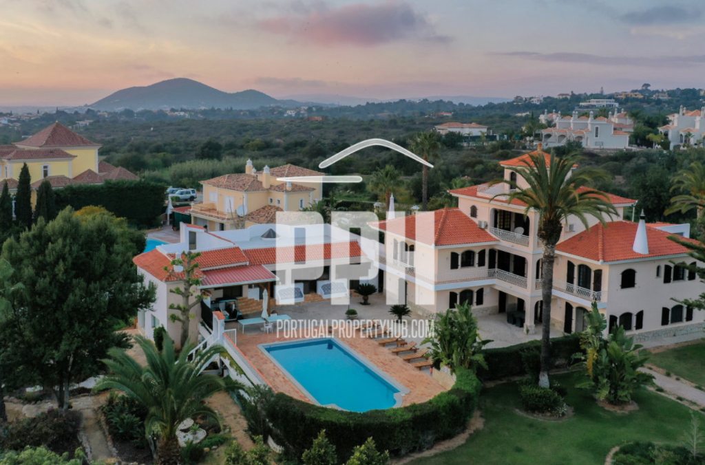 10 bedroom villa for sale in Almancil, Algarve, Portugal