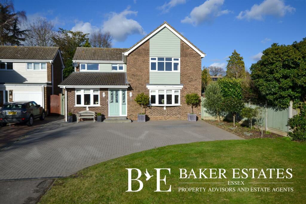 3 bedroom detached house for sale in Byron Drive, Wickham CM8