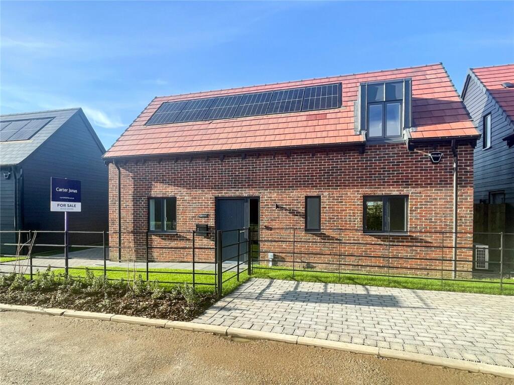 2 bedroom detached house for sale in Ash Drive, Ashley, Newmarket, Cambridgeshire, CB8