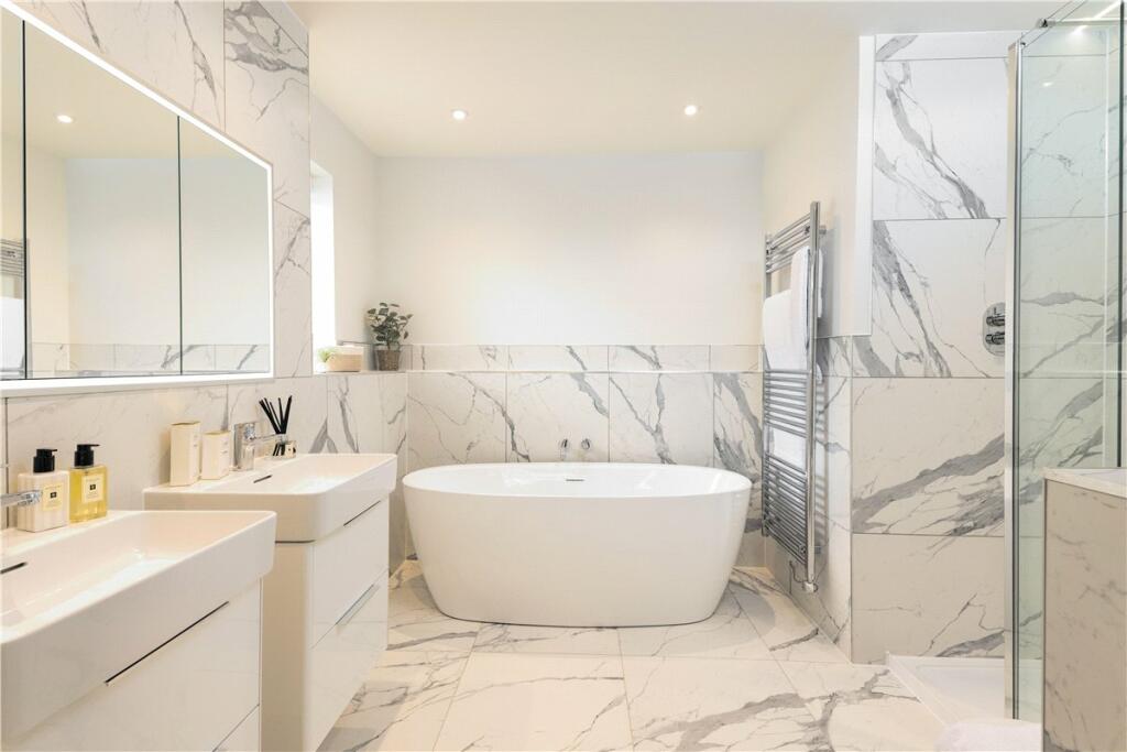 Additional property image - Hayfield Lodge, Over, Cambridge, CB24