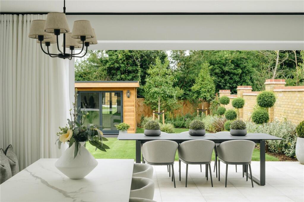 Additional property image - Hayfield Lodge, Over, Cambridge, CB24