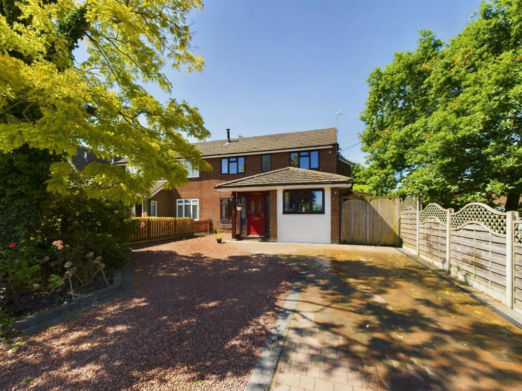 3 bedroom semidetached house for sale in Green End Street, Aston