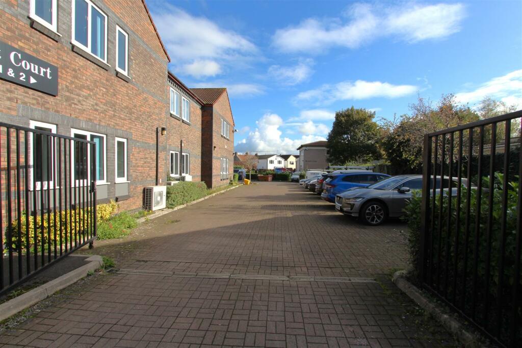 Additional property image - Soundwell Road, Bristol
